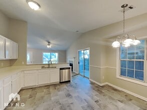 801 Shore Dr in Lithonia, GA - Building Photo - Building Photo