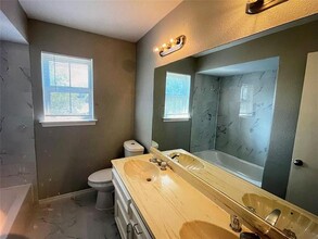 2404 Dalgreen Dr in Plano, TX - Building Photo - Building Photo