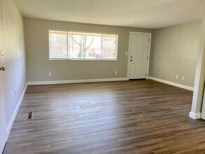 4418 Primrose Ln in Dayton, OH - Building Photo - Building Photo