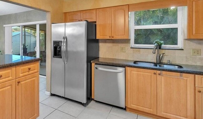 902 N 13th Ave in Hollywood, FL - Building Photo - Building Photo