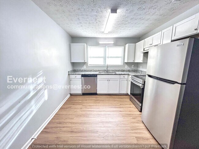 3015 Garnet Way in College Park, GA - Foto de edificio - Building Photo