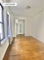 413 E 70th St in New York, NY - Building Photo