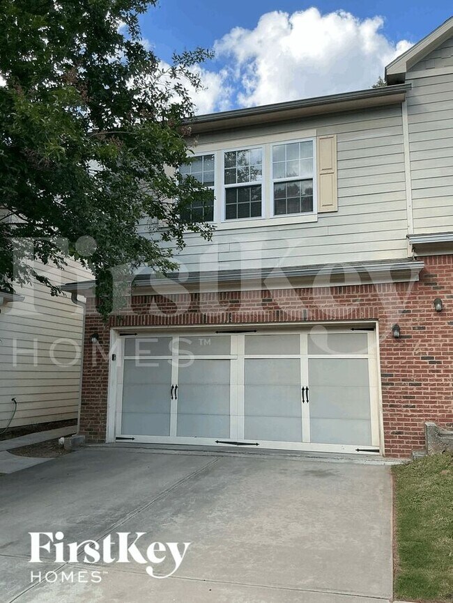 property at 868 Ivydale Ln SW