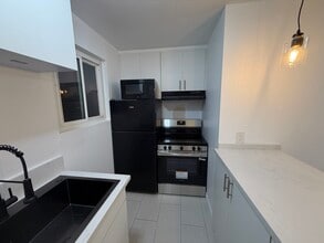 195 Madrona St, Unit A in Chula Vista, CA - Building Photo - Building Photo