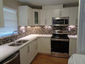 811 SW 12th Pl-Unit -1 in Fort Lauderdale, FL - Building Photo - Building Photo