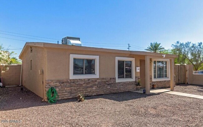 property at 2421 W Washington St