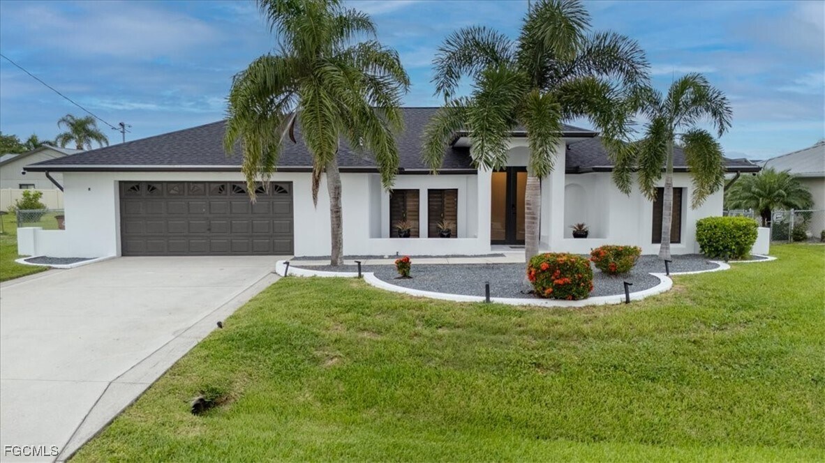 3728 SE 18th Ave in Cape Coral, FL - Building Photo