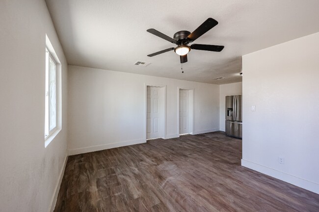 4446 S 36th Ave in Phoenix, AZ - Foto de edificio - Building Photo