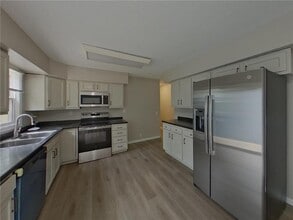 16358 Crosstown Blvd NW in Andover, MN - Building Photo - Building Photo