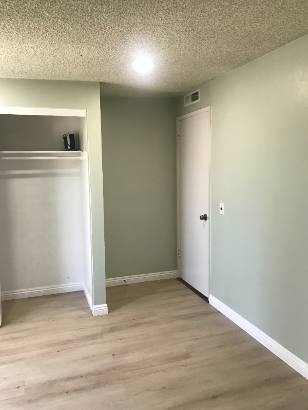 714 S Barbara St in Anaheim, CA - Foto de edificio - Building Photo