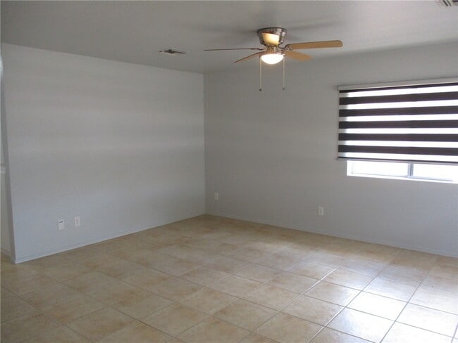 5112 Amber Sands Dr in Fort Mohave, AZ - Building Photo - Building Photo
