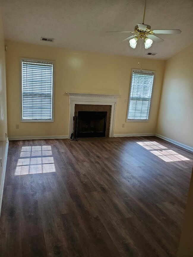 107 Early Dawn Dr in Raeford, NC - Building Photo - Building Photo