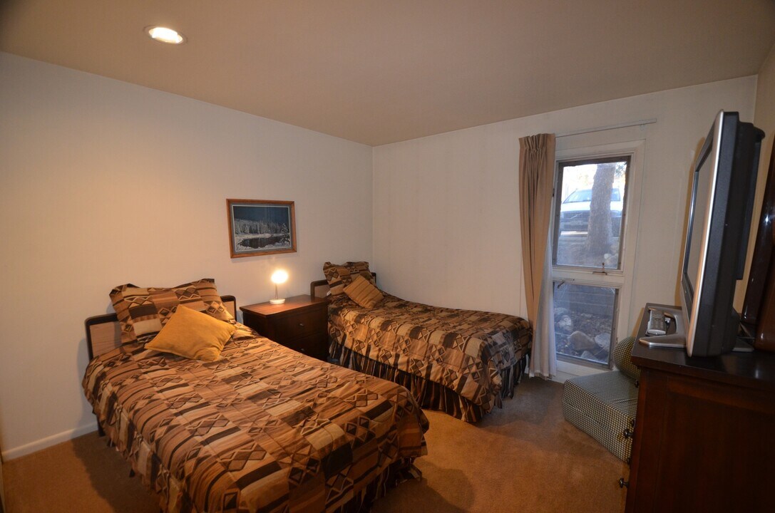 213 Buffalo Dr in Silverthorne, CO - Building Photo