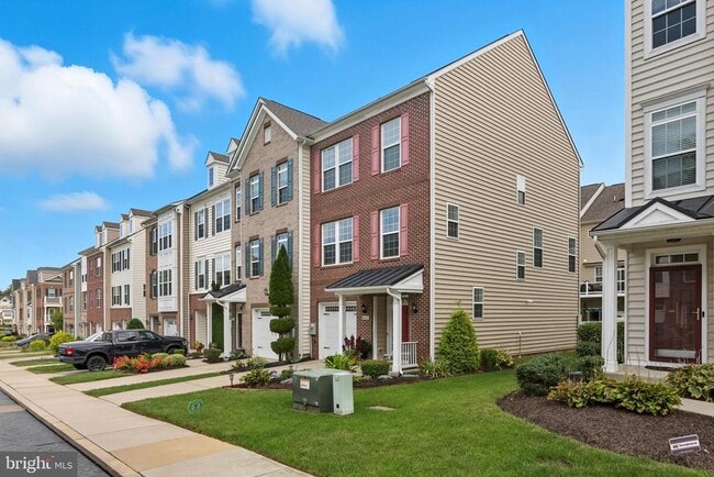 4814 Forest Pines Dr in Upper Marlboro, MD - Building Photo - Building Photo