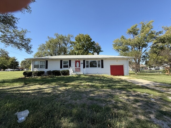 6009 Old Collinsville Rd in Fairview Heights, IL - Building Photo - Building Photo