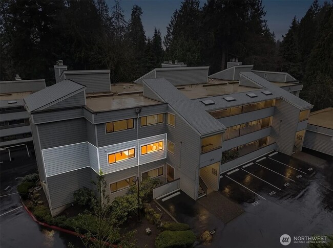 13741 15th Ave NE in Seattle, WA - Building Photo - Building Photo