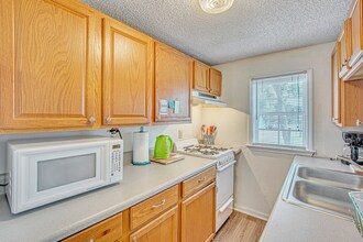 2063 Arbutus Ave in North Charleston, SC - Building Photo - Building Photo