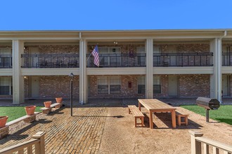 Jefferson House in Beaumont, TX - Building Photo - Building Photo