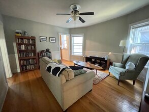 6515 N Greenview Ave, Unit 1st Floor in Chicago, IL - Building Photo - Building Photo