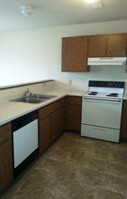 Lake Bluff Apartment Homes in South Milwaukee, WI - Building Photo - Building Photo