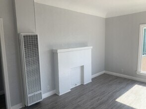 531 1/2 W 54th St in Los Angeles, CA - Building Photo - Building Photo