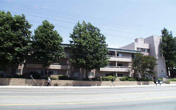 Tujunga Garden Apartments in Tujunga, CA - Building Photo