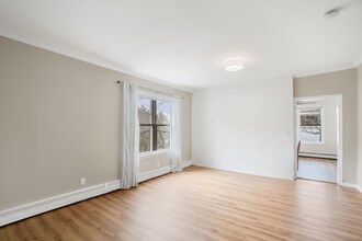 93 Foster St in Boston, MA - Building Photo - Building Photo