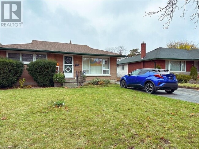 property at 39 Maywood Rd