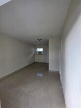133 SW 5th Ct in Dania Beach, FL - Foto de edificio - Building Photo