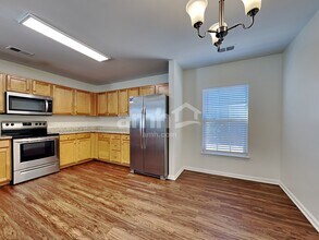 3007 Crusades St, Unit 305 in Ladson, SC - Foto de edificio - Building Photo