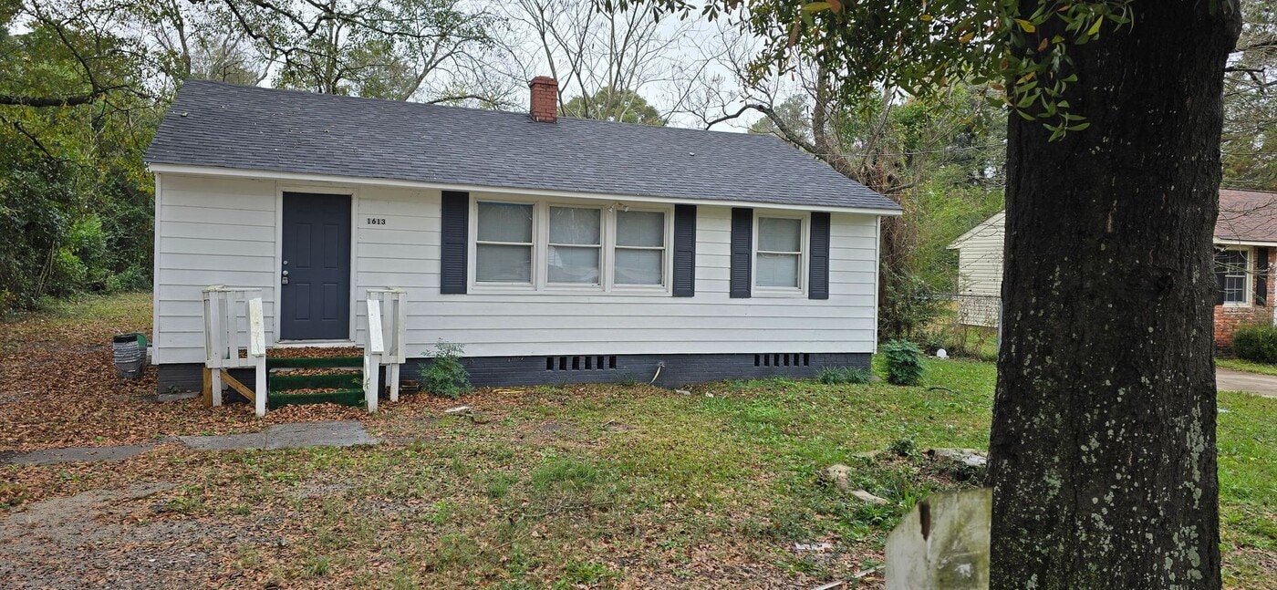 1613 Cornell Dr in Augusta, GA - Building Photo