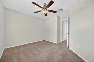 6438 Haywards Crossing S Cir in Katy, TX - Building Photo