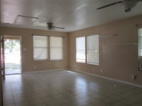 4416 FM 2218 Rd in Richmond, TX - Building Photo - Building Photo