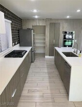 3017 Harborside Dr in Las Vegas, NV - Building Photo - Building Photo