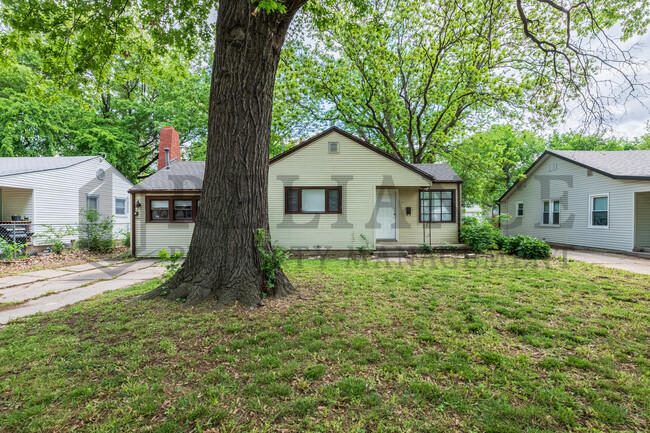 property at 710 S Pershing St