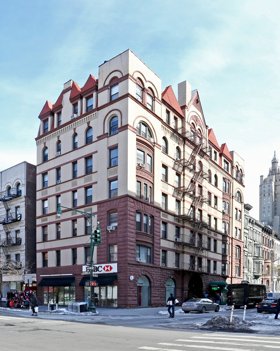 Summit Apartments in New York, NY - Building Photo