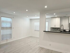 1147 S Corning St in Los Angeles, CA - Building Photo - Building Photo