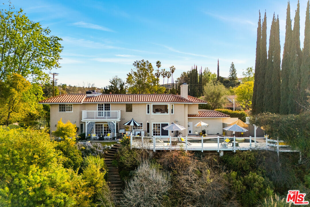 3533 Adamsville Ave in Calabasas, CA - Building Photo