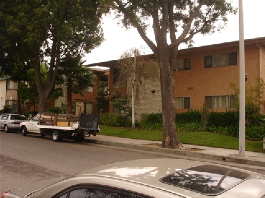 Milton Court Apartments in Whittier, CA - Foto de edificio