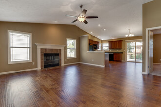 98 W Cypress St in Normal, IL - Building Photo - Building Photo