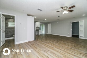 35849 Dawn Dr in Leesburg, FL - Foto de edificio - Building Photo