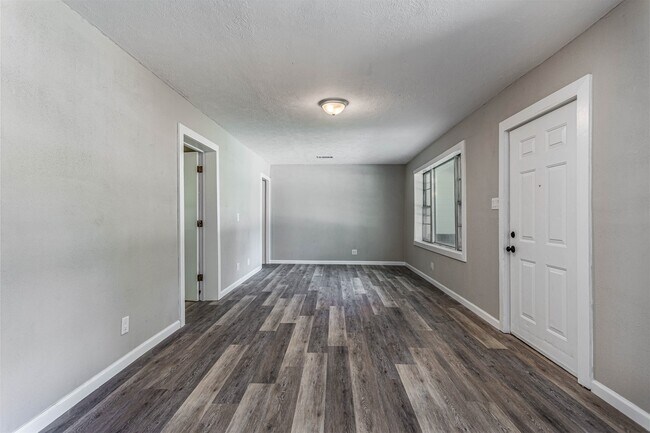 property at 608 W Lobit Ave