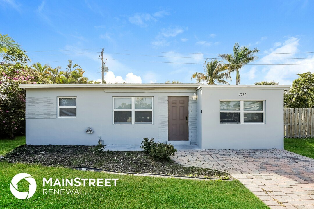 2517 NE 12th Terrace in Pompano Beach, FL - Building Photo