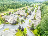 Molasses Creek Condominium in Renton, WA - Foto de edificio - Building Photo