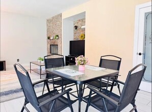 1 private in Hesperia, CA - Building Photo - Building Photo