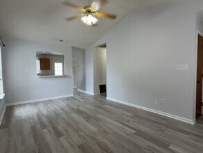996 W Pueblo Dr in Jacksonville, NC - Building Photo - Building Photo