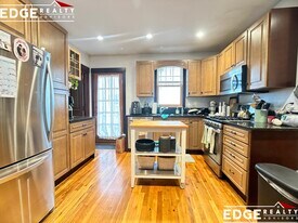 22 Saybrook St in Boston, MA - Building Photo
