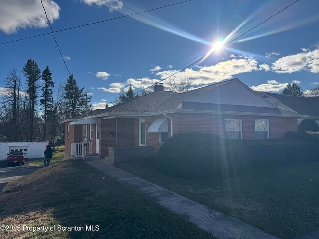 property at 152 Drakes Ln