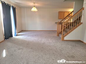 20641 Brennan Path in Farmington, MN - Foto de edificio - Building Photo