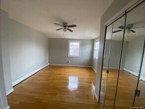 93-15 240th St in Queens, NY - Building Photo - Building Photo